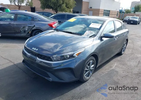 2023 Kia Forte Lxs z USA, uszkodzony, nr VIN 3KPF24AD6PE578103